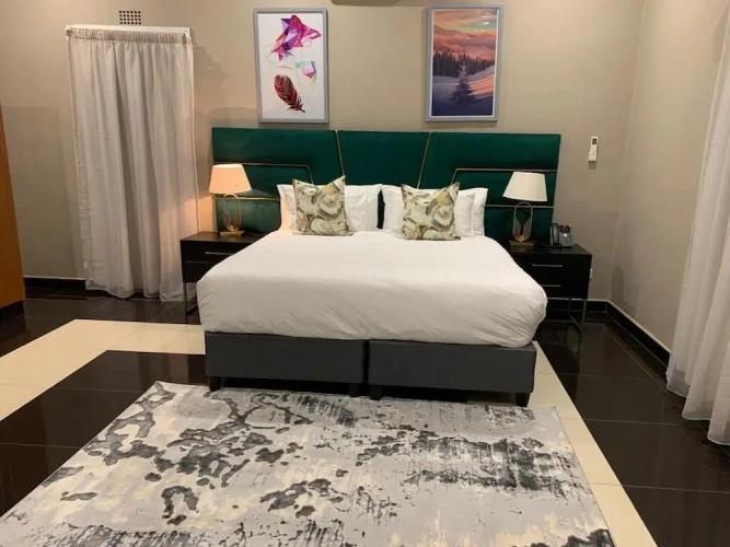 6 Bedrooms Bed in Dorm