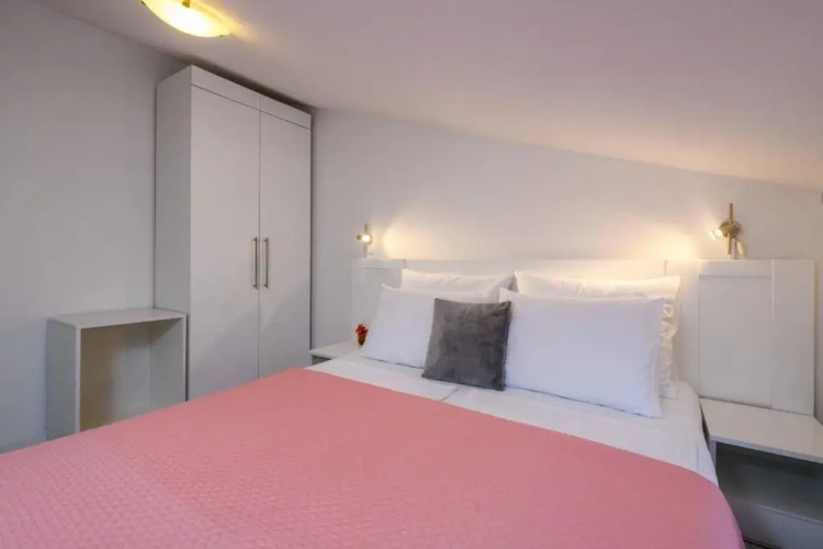 2 Bedrooms Apartment with balcony