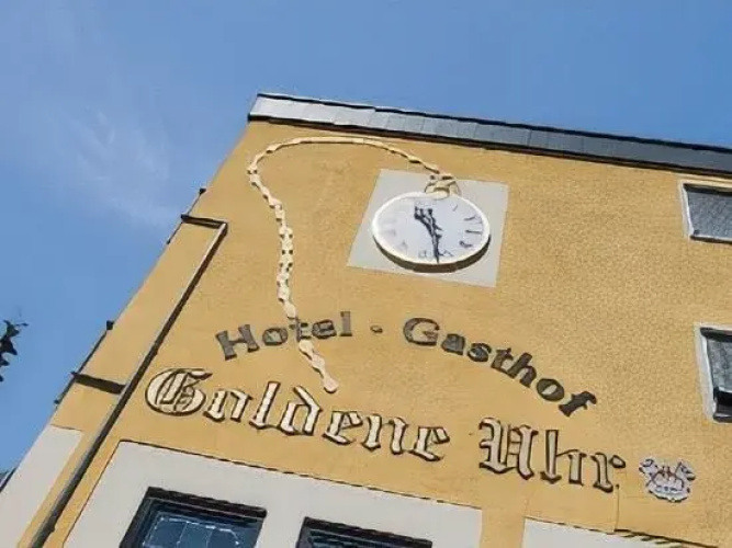 Goldene Uhr