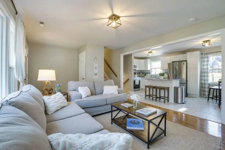 4 Bedrooms Cottage
