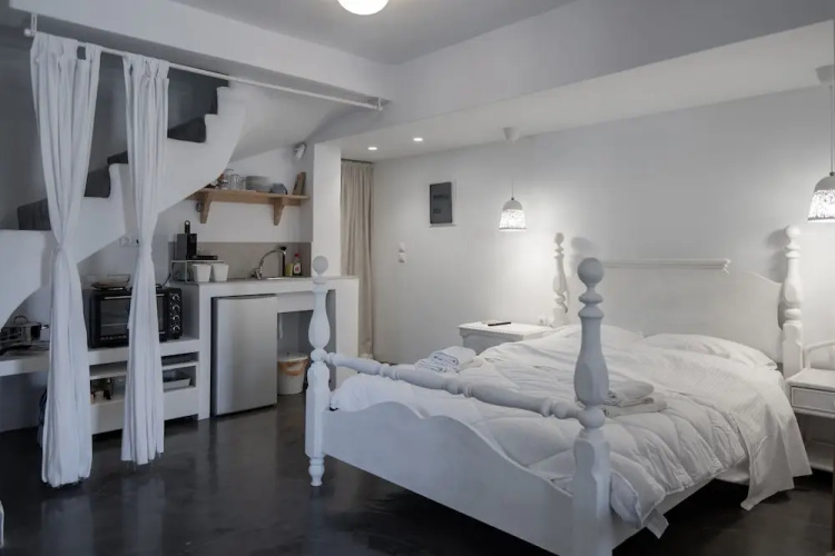 Kyon Beach Suites Kythnos