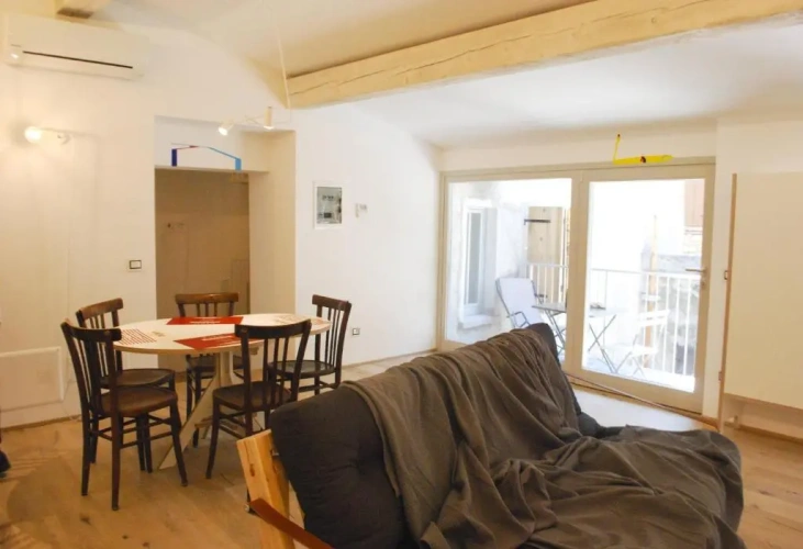 2 Bedrooms Apartment