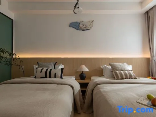 Standard Twin room with courtyard view