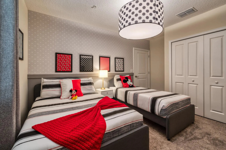 Comfortable and charming home near Disney