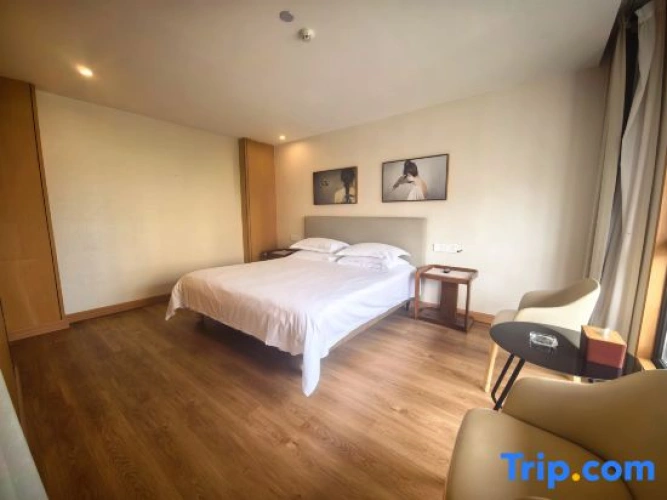 Executive Suite with city view