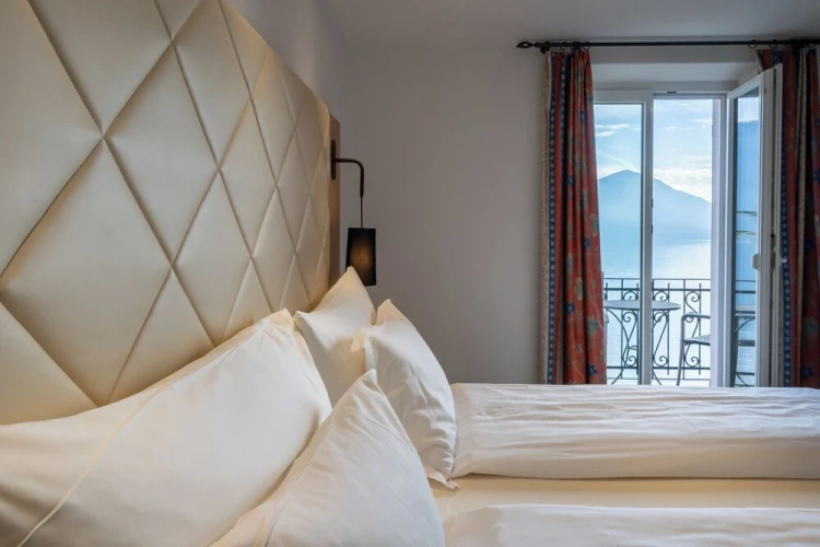 Standard Double room with balcony and with lake view