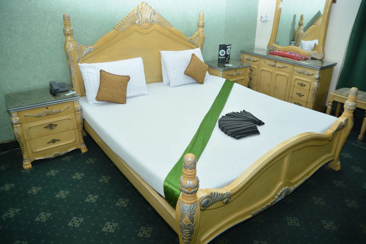 Step Inn Guest House