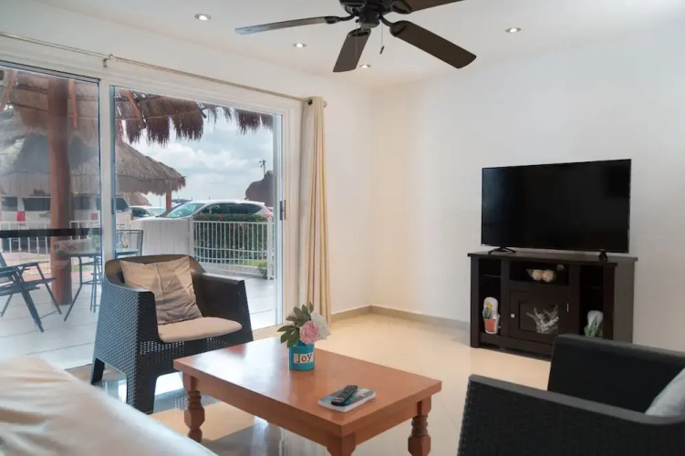 Delightful Lagoon front Villa at hotel zone