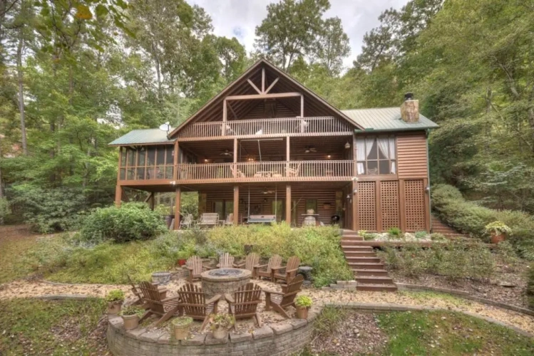 3 Bedrooms Cottage
