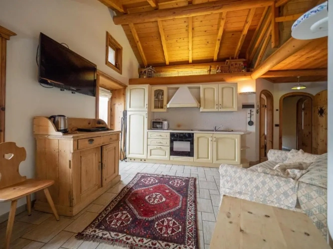 2 Bedrooms Apartment