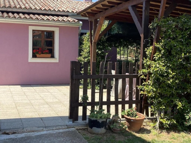 1 Bedroom Cottage with view