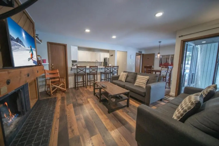 2 Bedrooms Apartment
