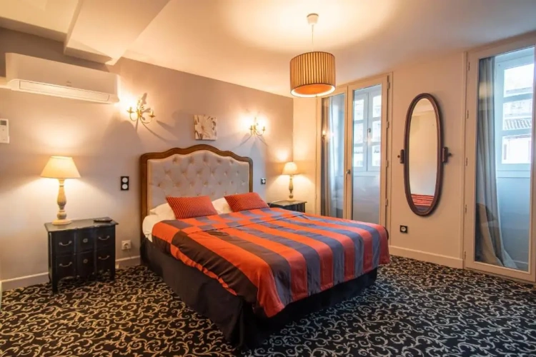 Classic Double room with city view