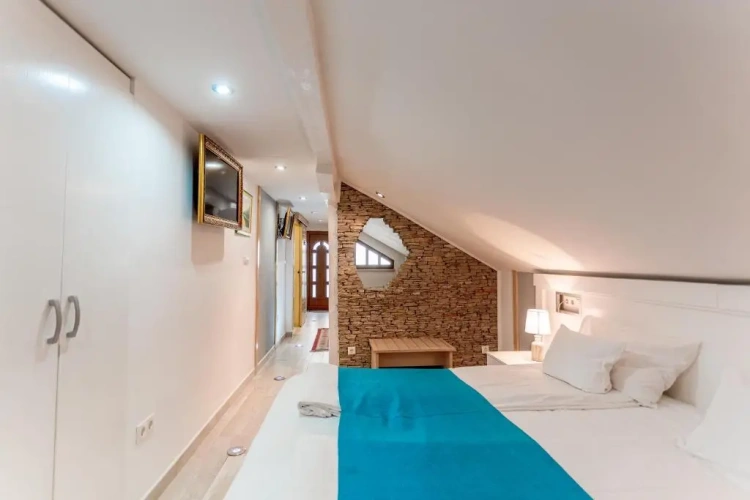 Classic Quadruple room