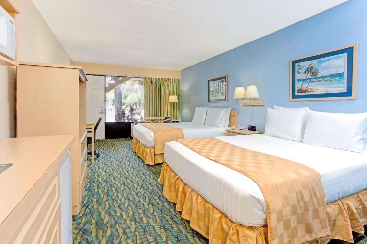 Standard Quadruple room