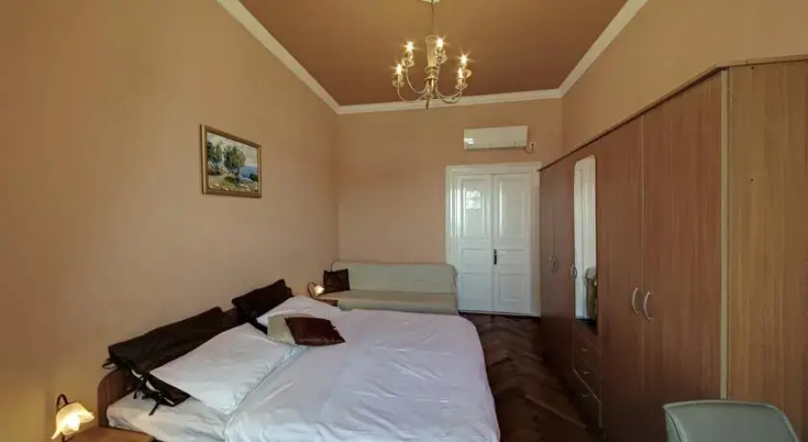 Old Town Beachfront Apartment