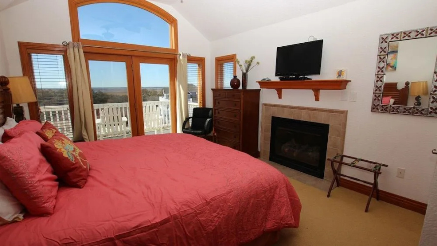 Joy At a Glance - 6 Br Home