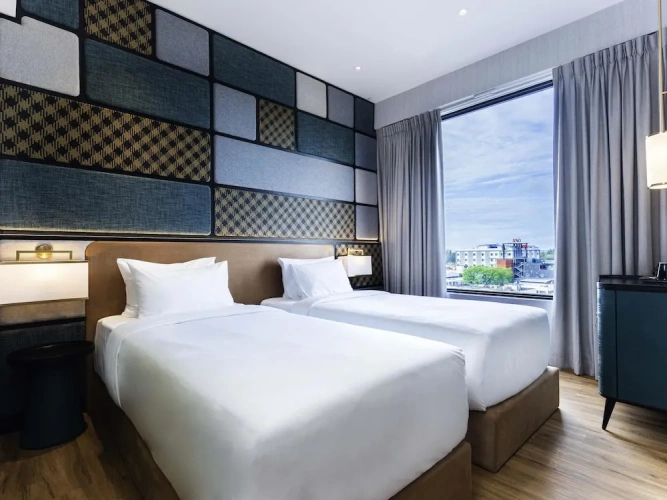 Privilege Twin room with city view