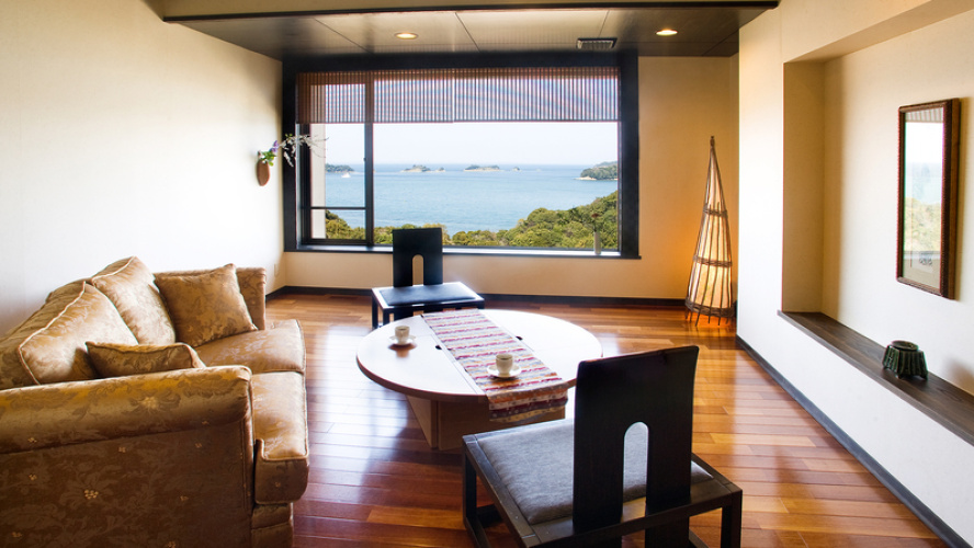 Suite with ocean view