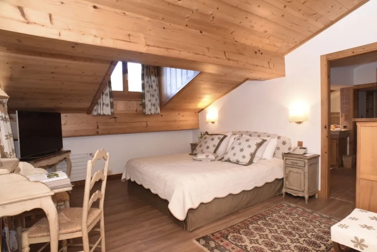 2 Bedrooms Apartment with balcony and with mountain view