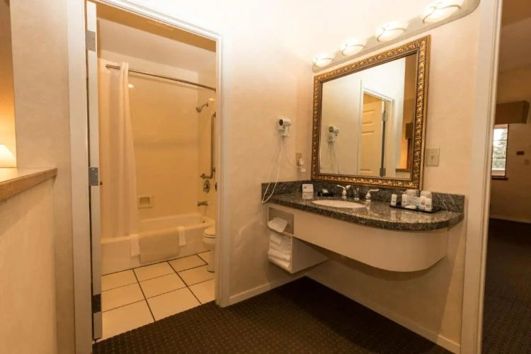Deluxe Double Suite