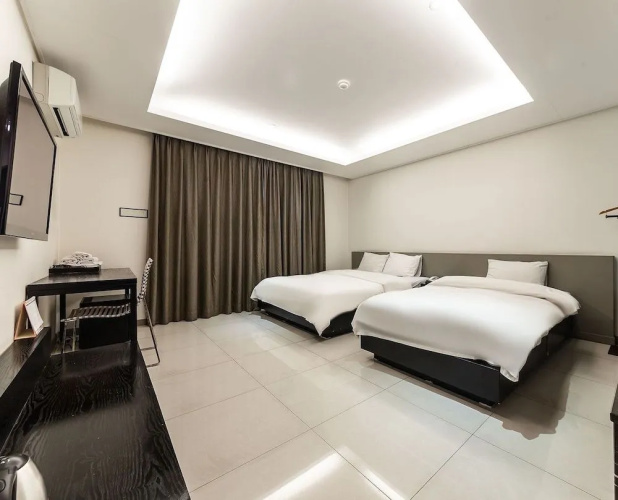 Ruby Tourist Hotel Wolmido