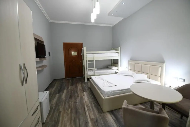 Deluxe Family Suite