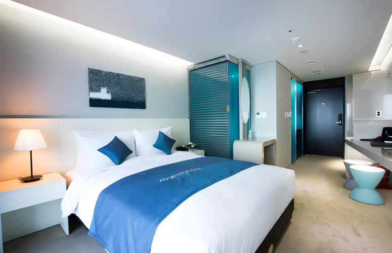 CO-OP City Hotel Harborview