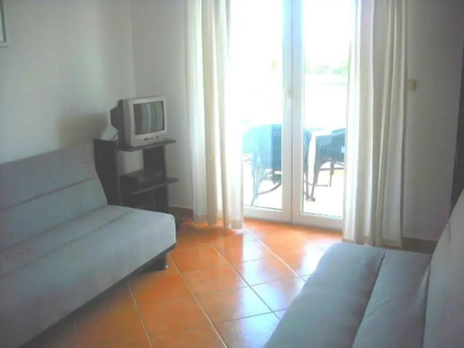 Catalina Apartments