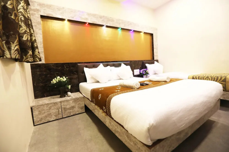 Hotel Onyx Residency