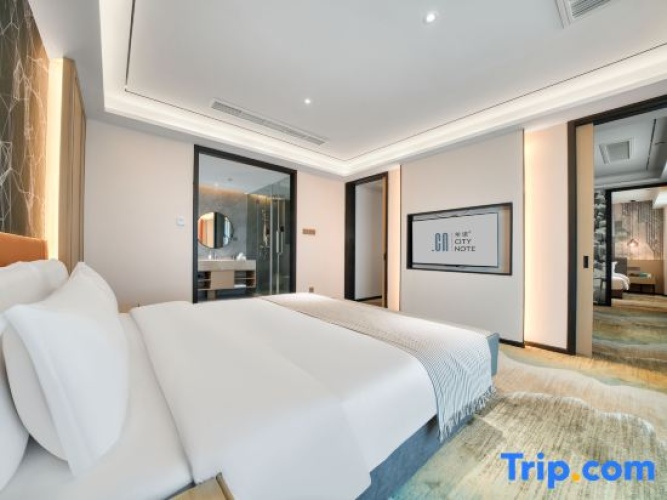 Deluxe Triple Suite