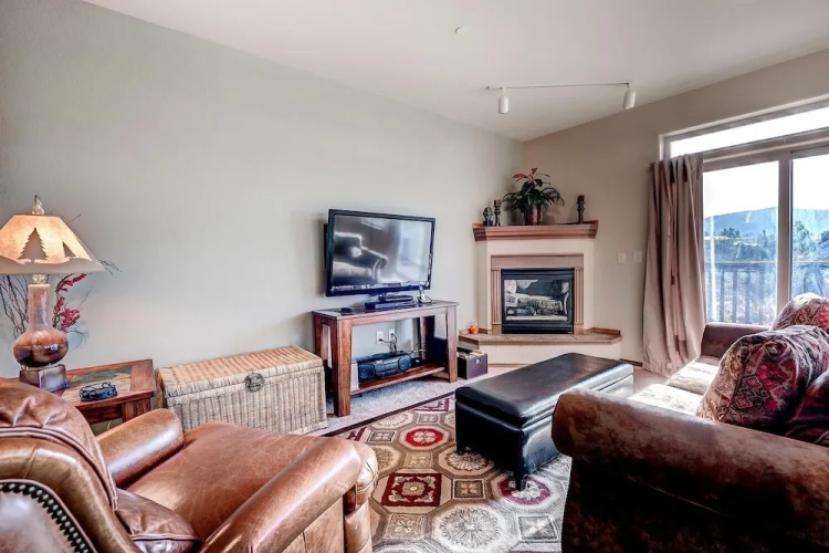 Tarn Landing C-19 1 Bedroom Condo by RedAwning