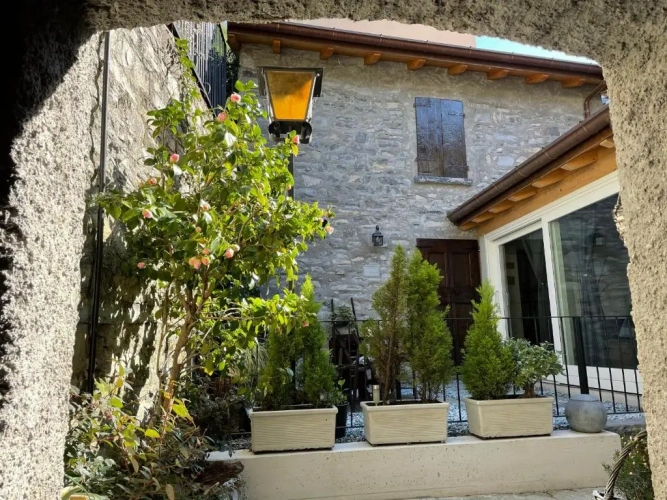 Apartment with garden view