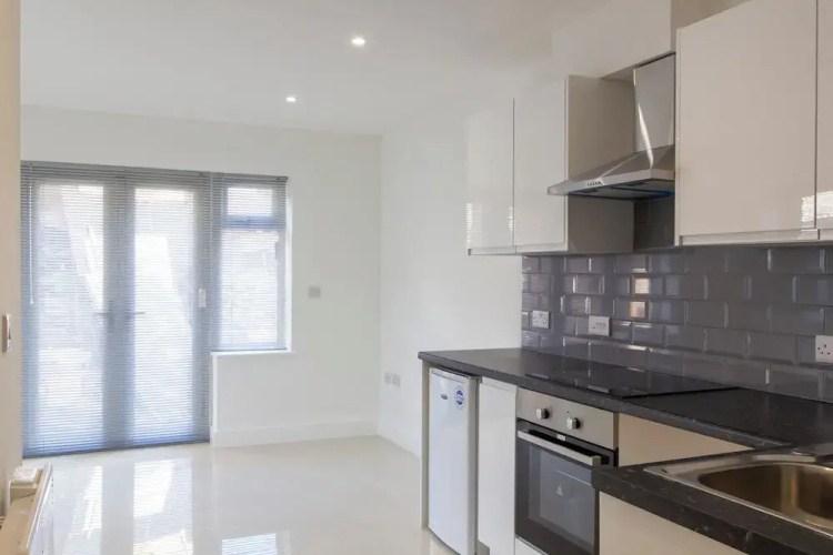 Bridge Road - Room 1