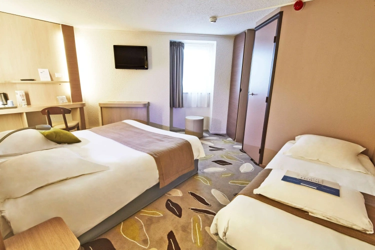 Standard Triple room