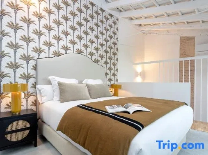 4 Bedrooms Apartment