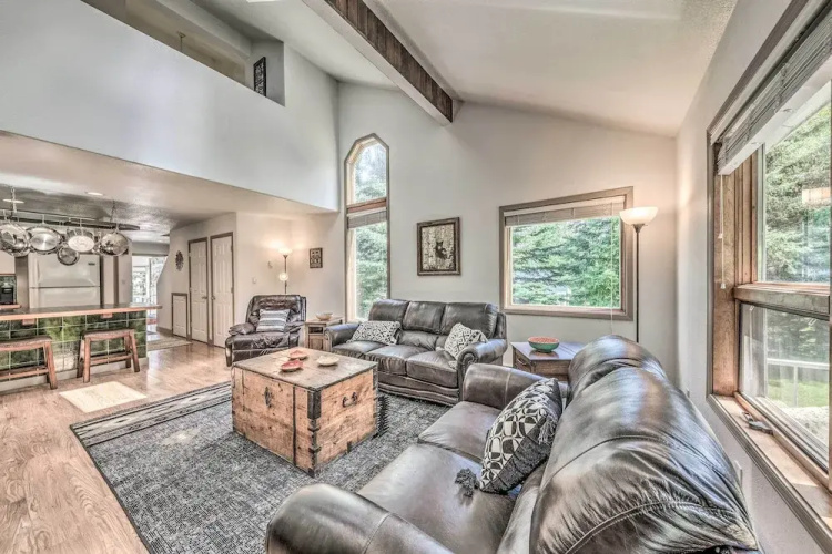 Cozy Cloudcroft Townhome ~ 1 Mi to Burro Ave!
