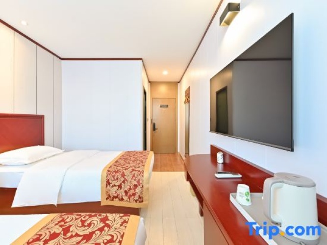 Standard Triple Family room