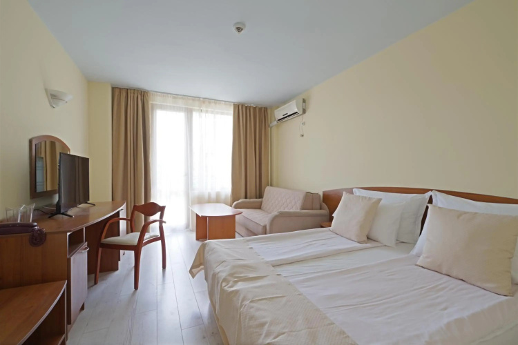 Perla Plaza Hotel