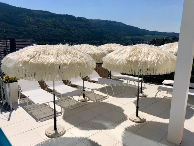 Deluxe Suite with pool view