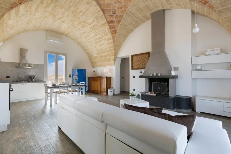 2 Bedrooms Villa