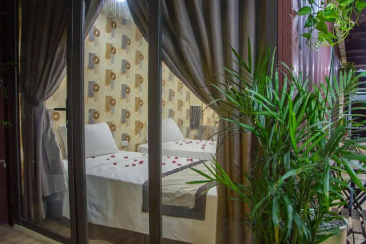 Babylon Ha Long Hotel