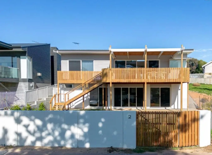 4 Bedrooms Cottage