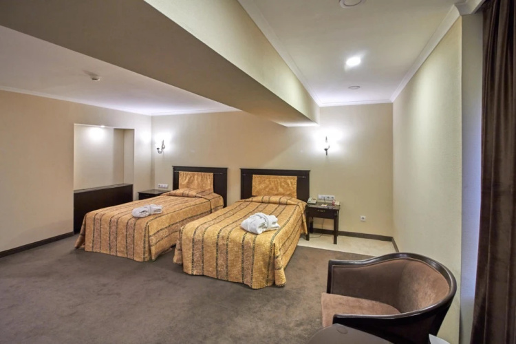 Grand Mir Hotel
