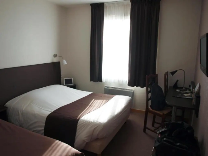 Standard Triple room