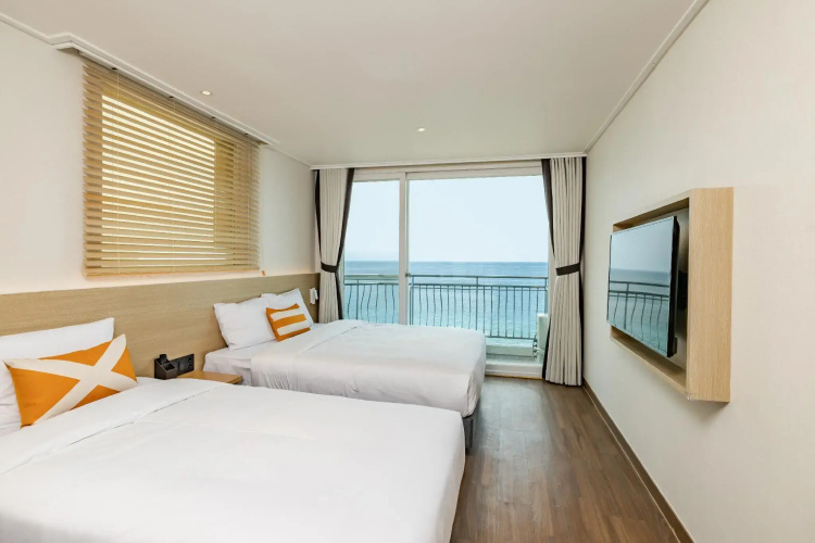 Kensington Resort Seorak Beach