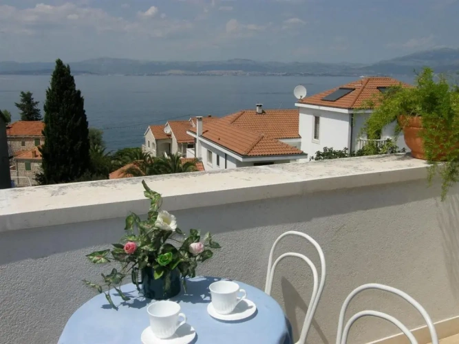 1 Bedroom Apartment with sea view