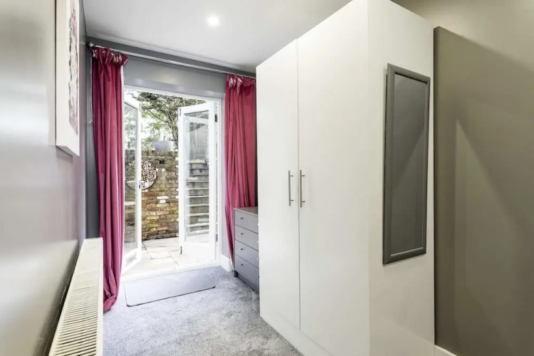 Spacious Clapham Junction Apartment