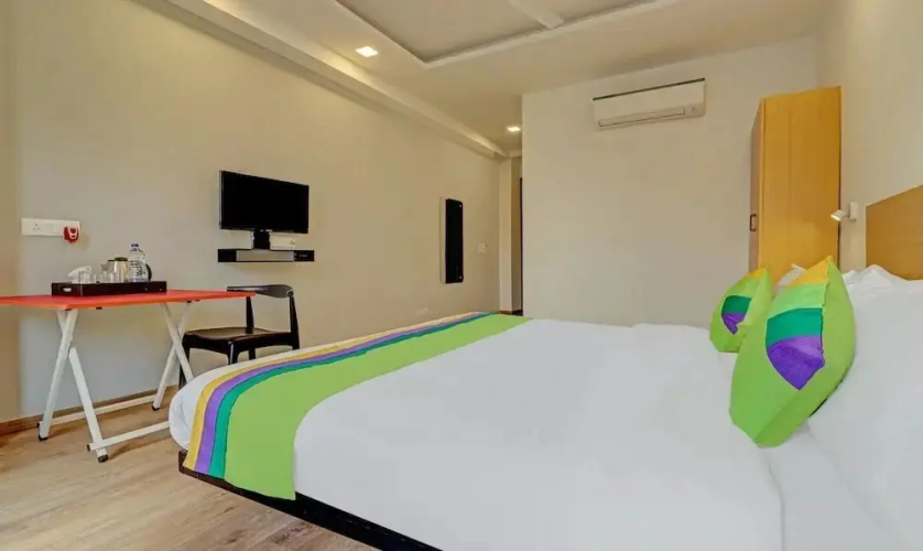 Chs Medanta by Treebo Rooms