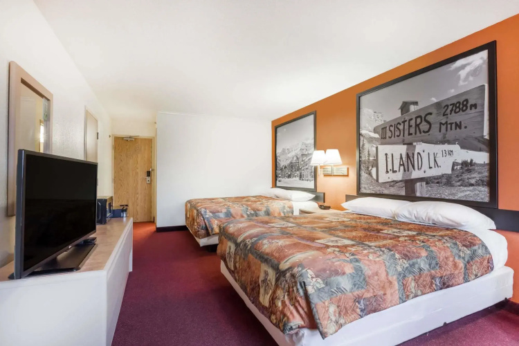 Fernie Fox Hotel